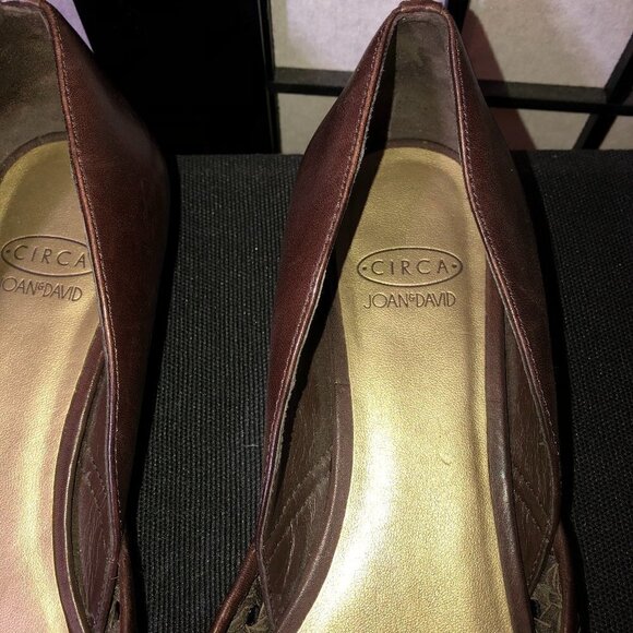 CIRCA JOAN & DAVID DARK BROWN FLATS 8M - Picture 3 of 3